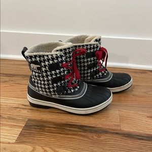 7.5 Sorel waterproof winter booties